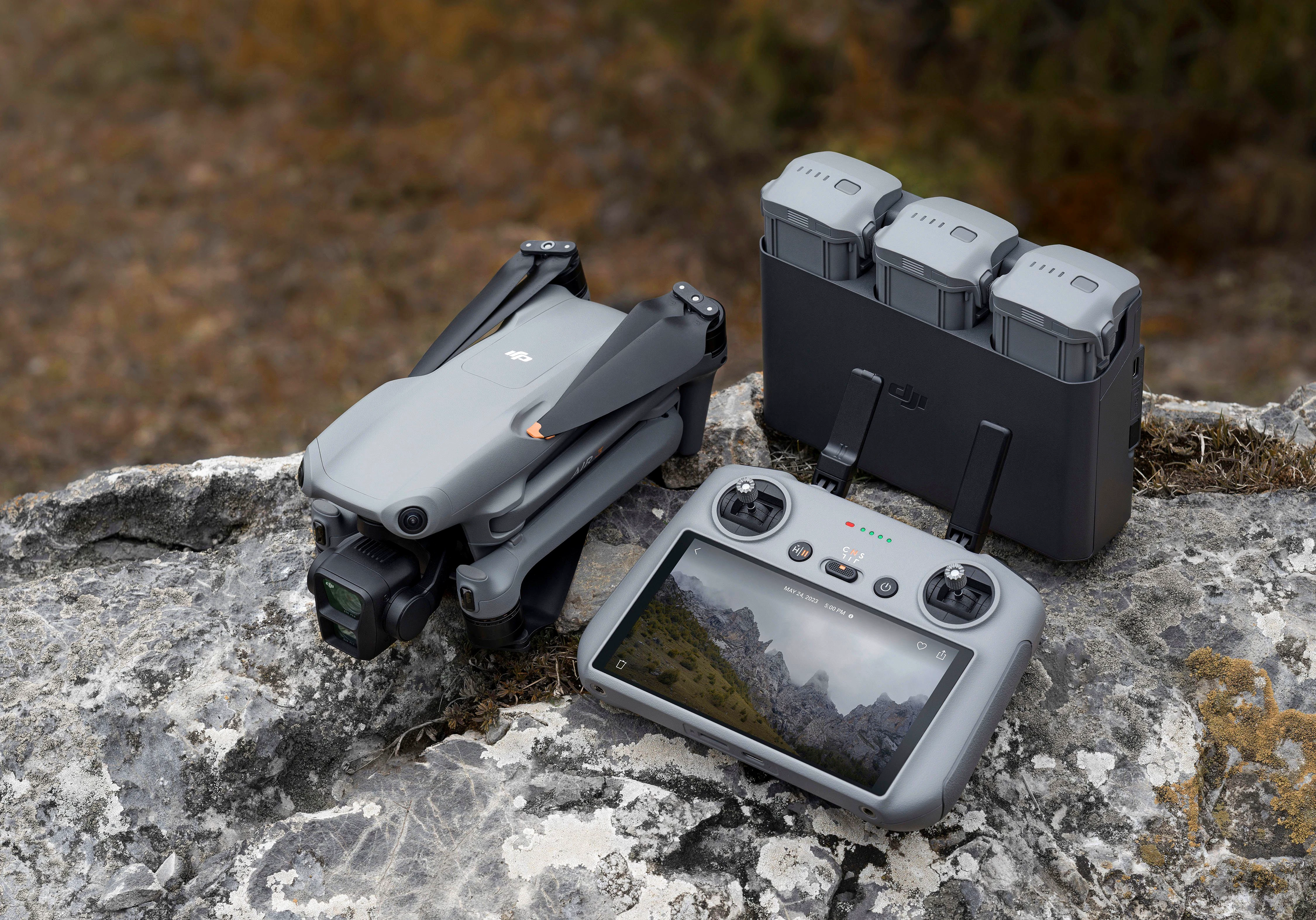 DJI Air 3 Fly More Combo  Drohne (4K Ultra HD, DJI RC 2 Fernsteuerung, 3 Akkus
