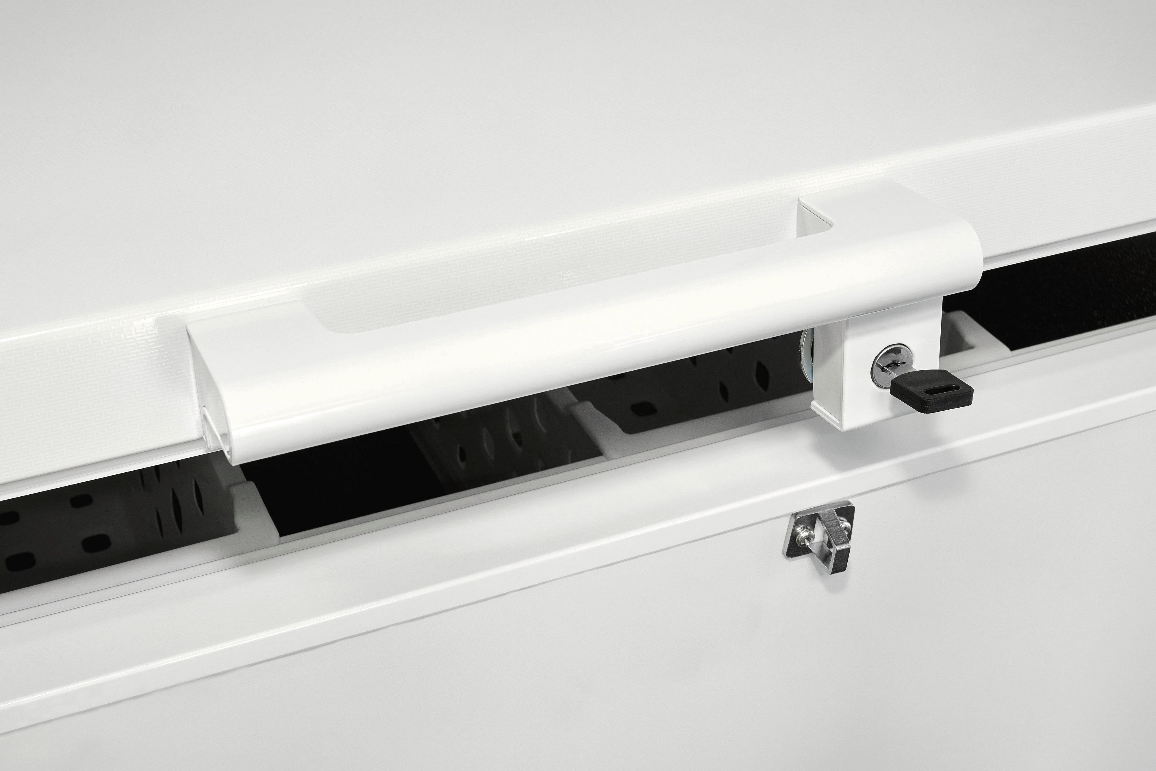 exquisit Gefriertruhe GT400-HE-041E weiss, 130 cm breit, 371 l, mit Türschloss