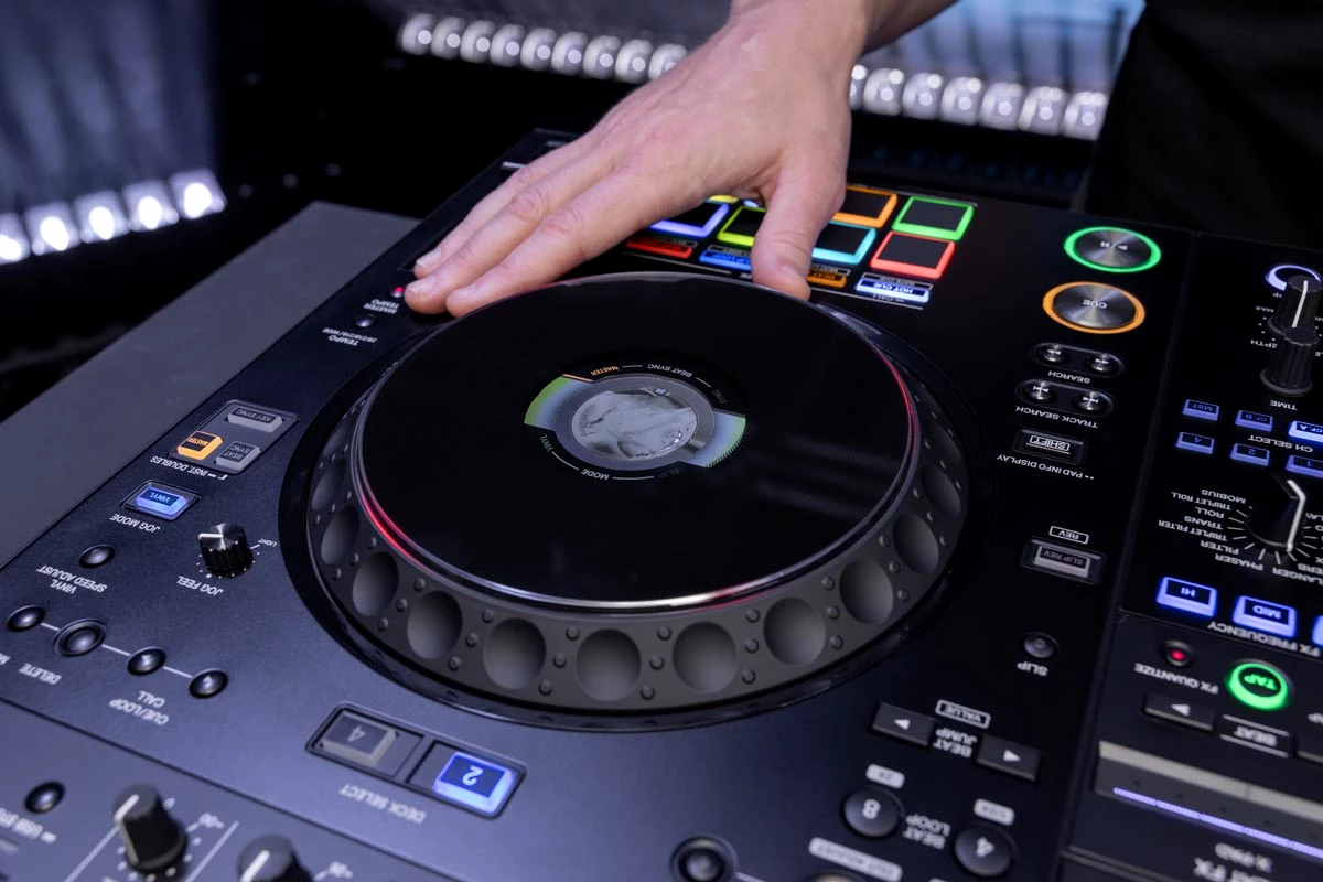 AlphaTheta XDJ-AZ