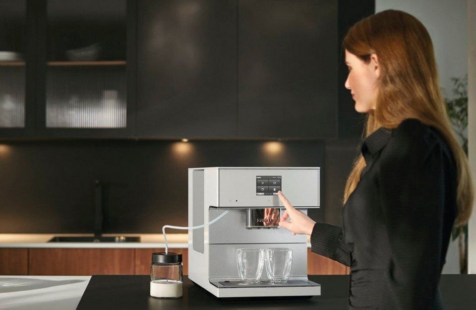 Miele Kaffeevollautomat CM7350 CoffeePassion, inkl. Milchgefäß, Kaffeekannenfunk