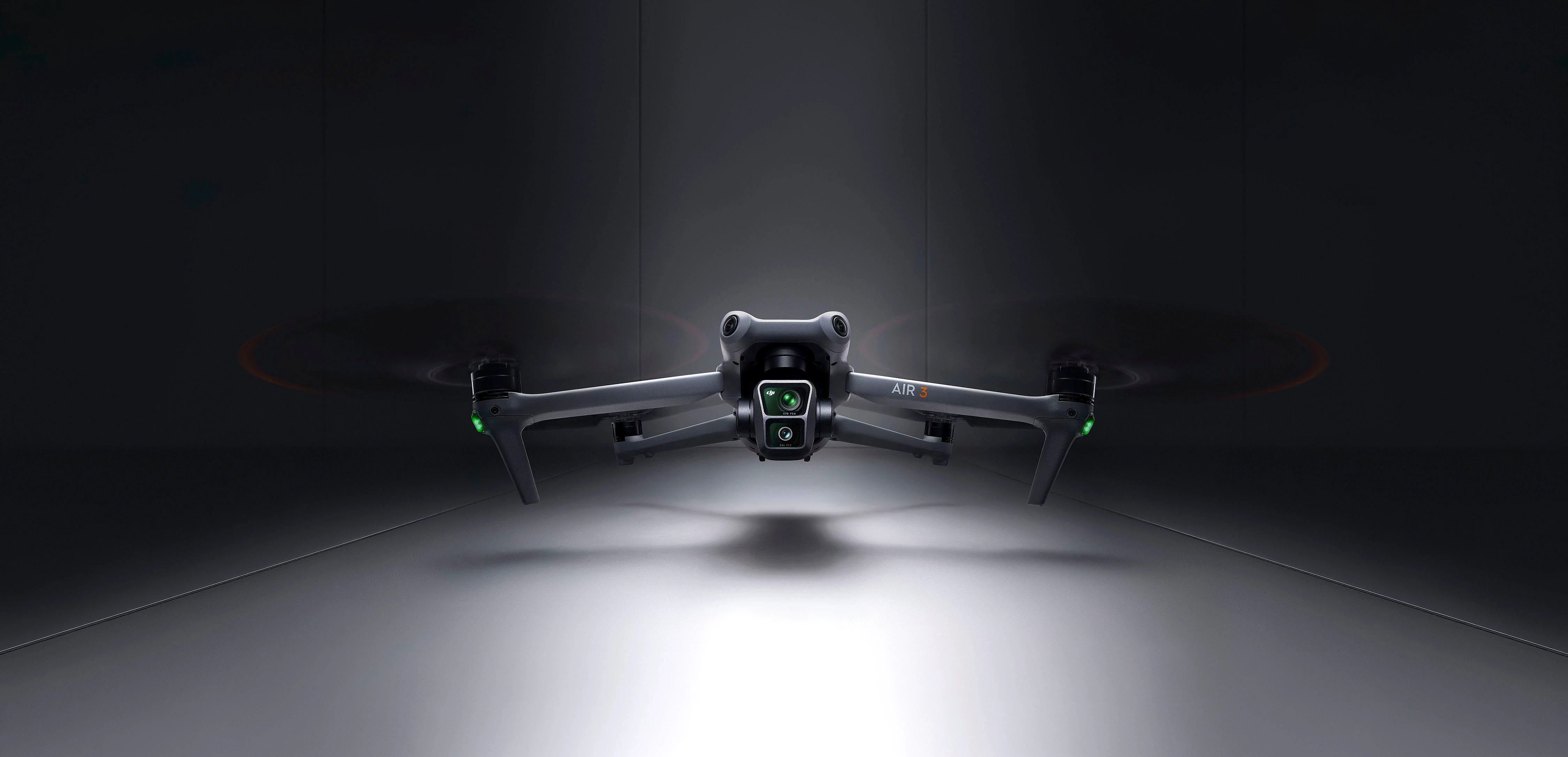 DJI Air 3 Fly More Combo  Drohne (4K Ultra HD, DJI RC-N2 Fernsteuerung, 3 Akkus