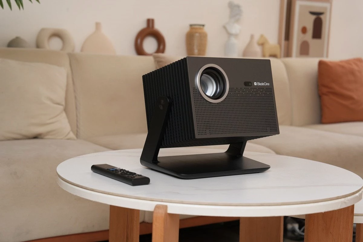 BLADECINE Cube 600 Beamer ... mehr