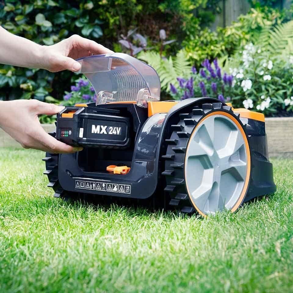 Lawnmaster Rasenmähroboter VBRM16 OcuMow® kabellos, bis 150 m² Rasenfläche, mit