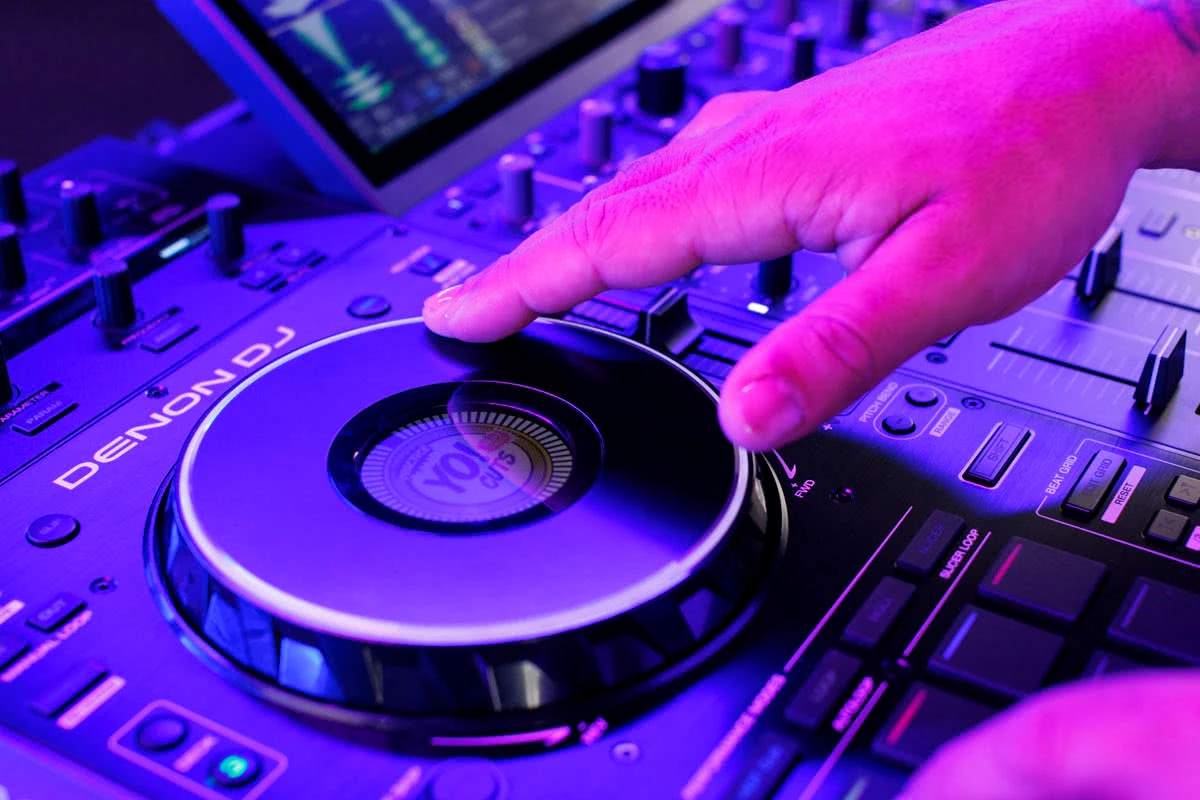 Denon DJ Prime 4 Plus